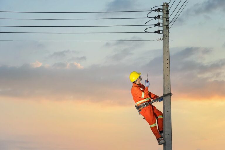 Trabaja como electricista en Alemania. El sueldo importa.